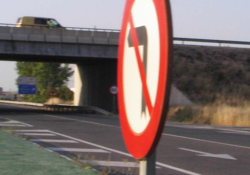 GIRO PROHIBIDO  IMAGENES FOTOS